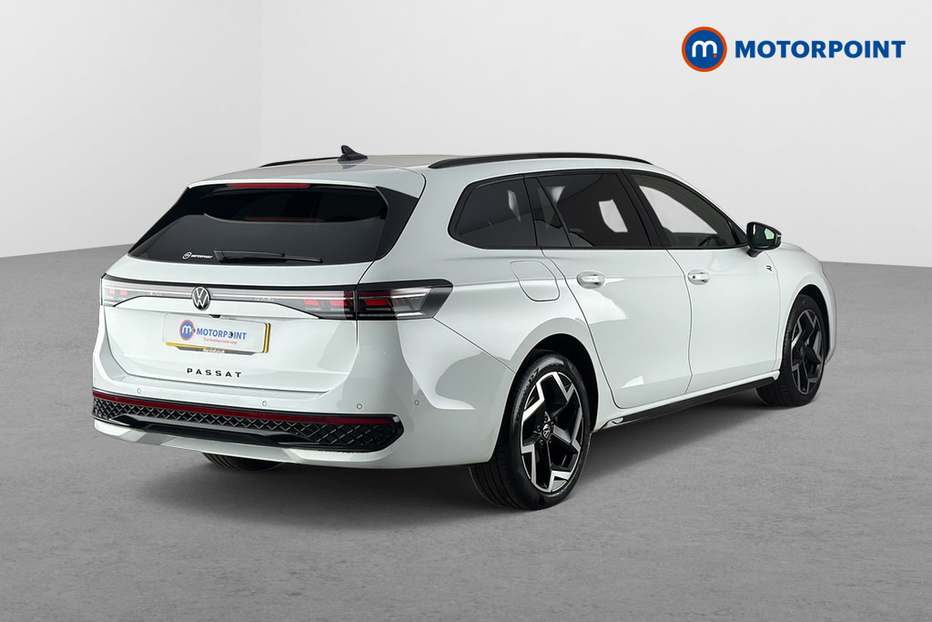 Volkswagen Passat 1.5 Tsi Ehybrid R-line Dsg White #5