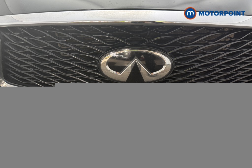 Infiniti Q30 Hatchback Black #9