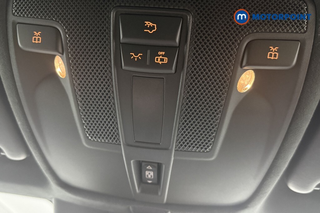 Infiniti Q30 Hatchback Black #36