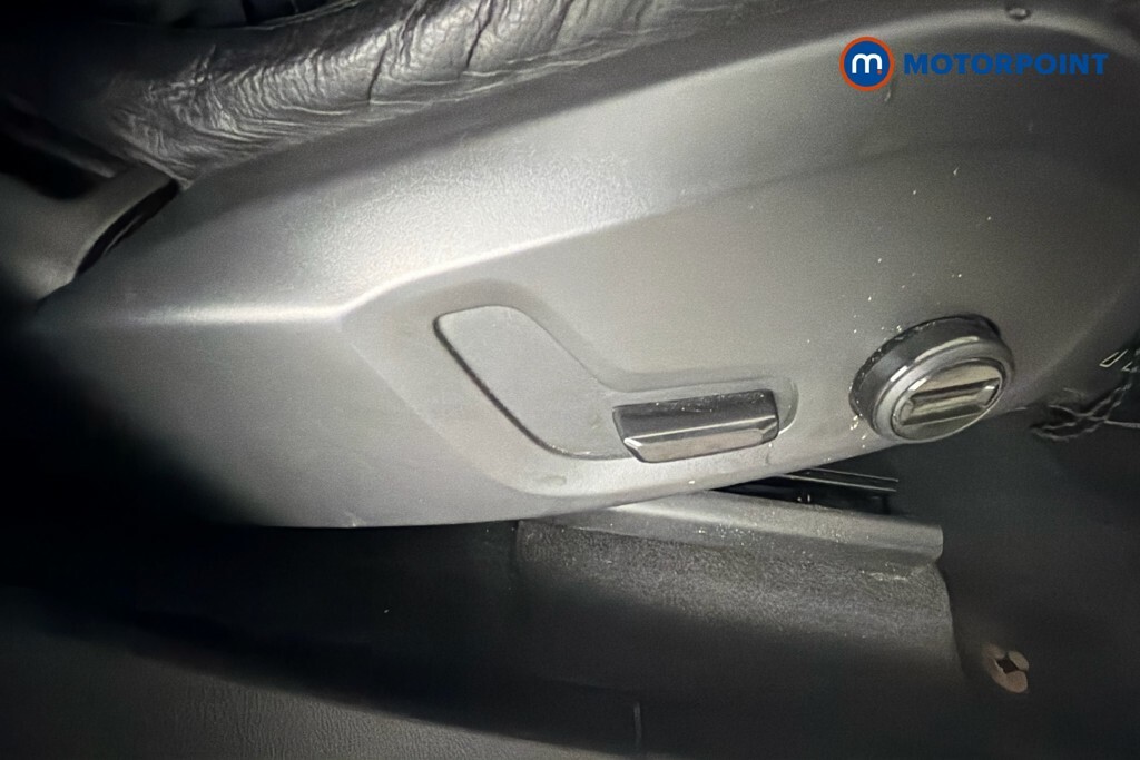 Volvo XC60 Recharge R-design Pro, T8 Sunroof, Climate Ligh Silver #29