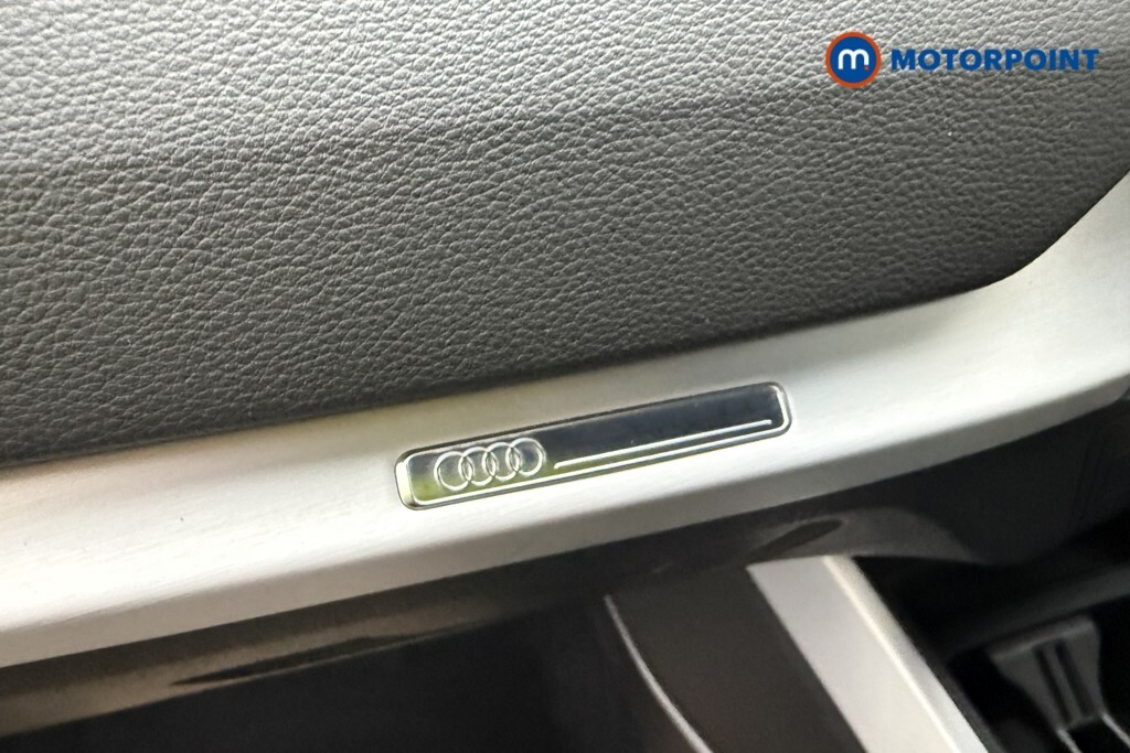 Audi Q2 Audi Q2 S Line 35 Tfsi 150 Ps S Tronic Black #15