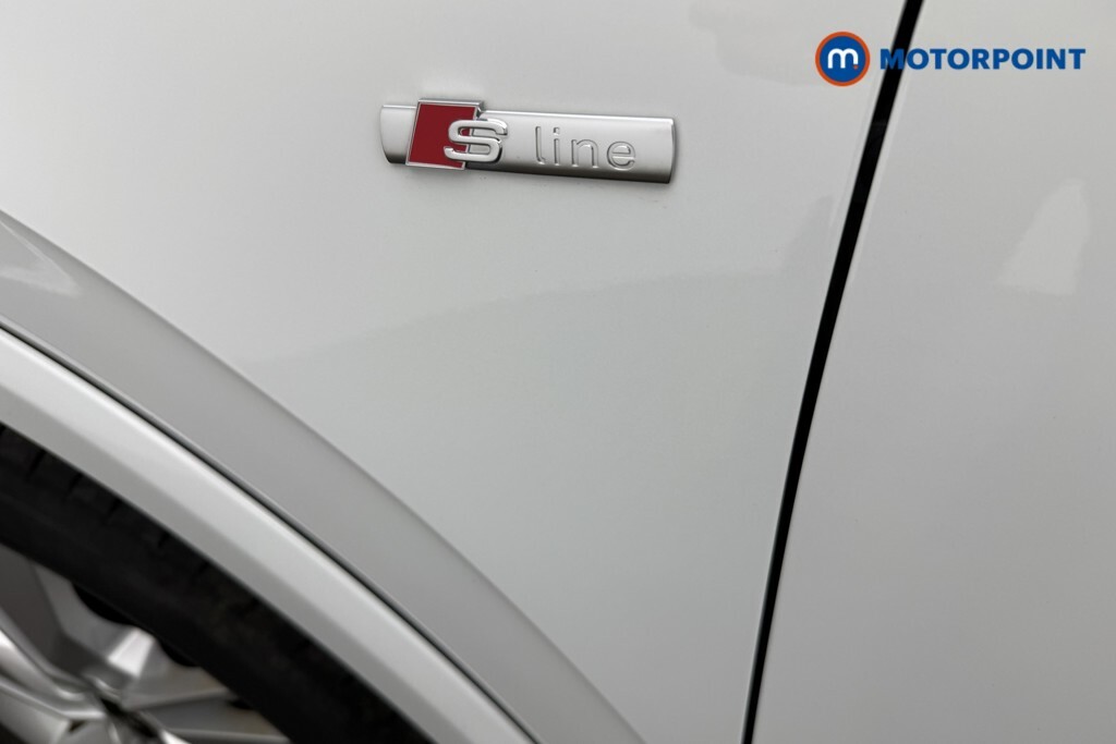 Audi Q2 Audi Q2 S Line 35 Tfsi 150 Ps S Tronic Black #11