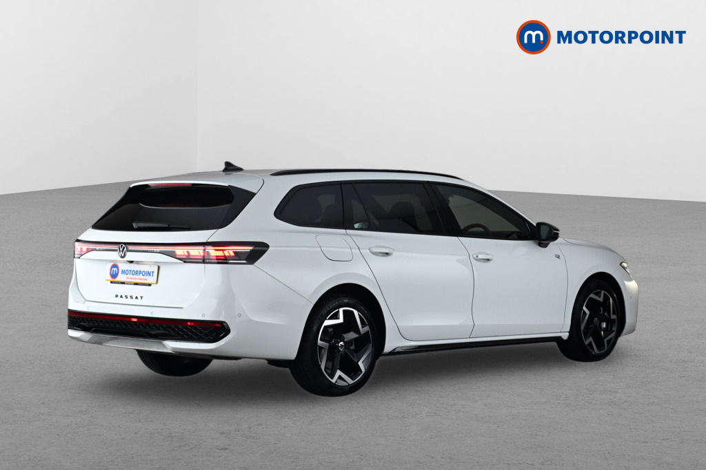 Volkswagen Passat 1.5 Tsi Ehybrid R-line Dsg White #5