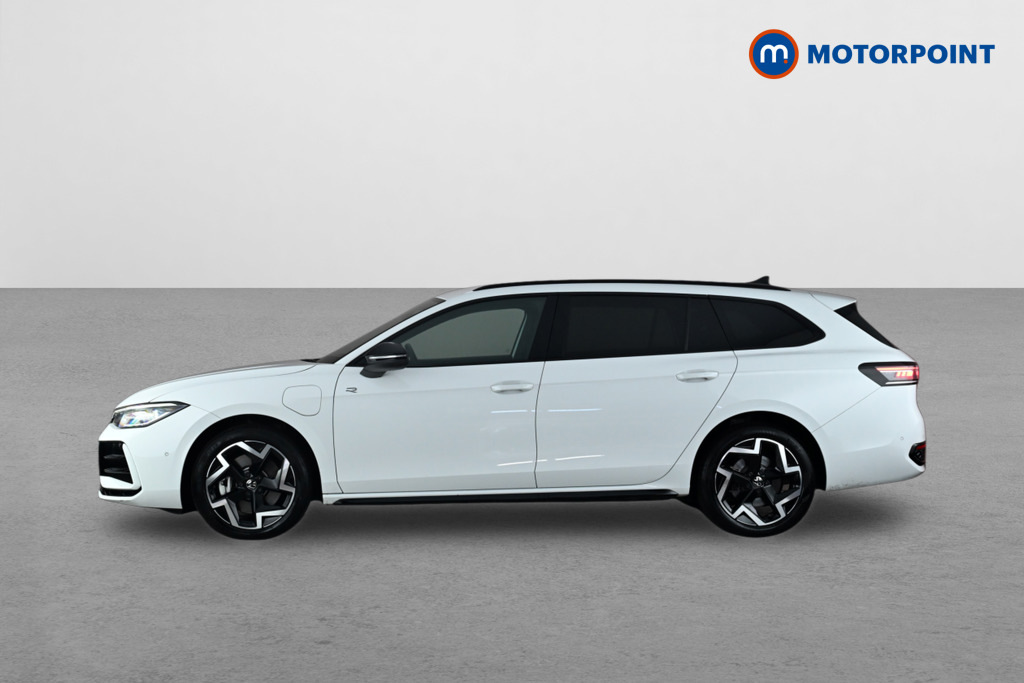 Volkswagen Passat 1.5 Tsi Ehybrid R-line Dsg White #3