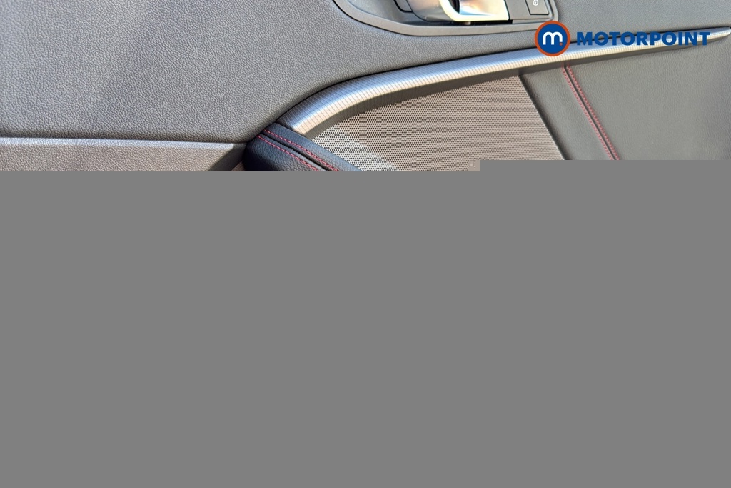 BMW 1 Series 128Ti Step White #18