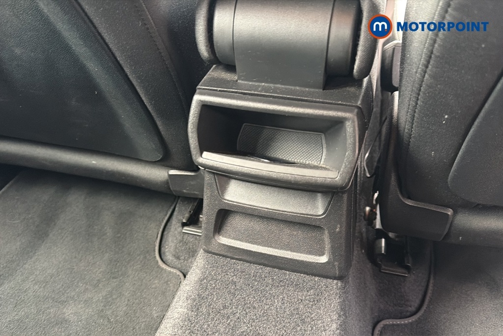 Audi A3 1L Technik Black #23