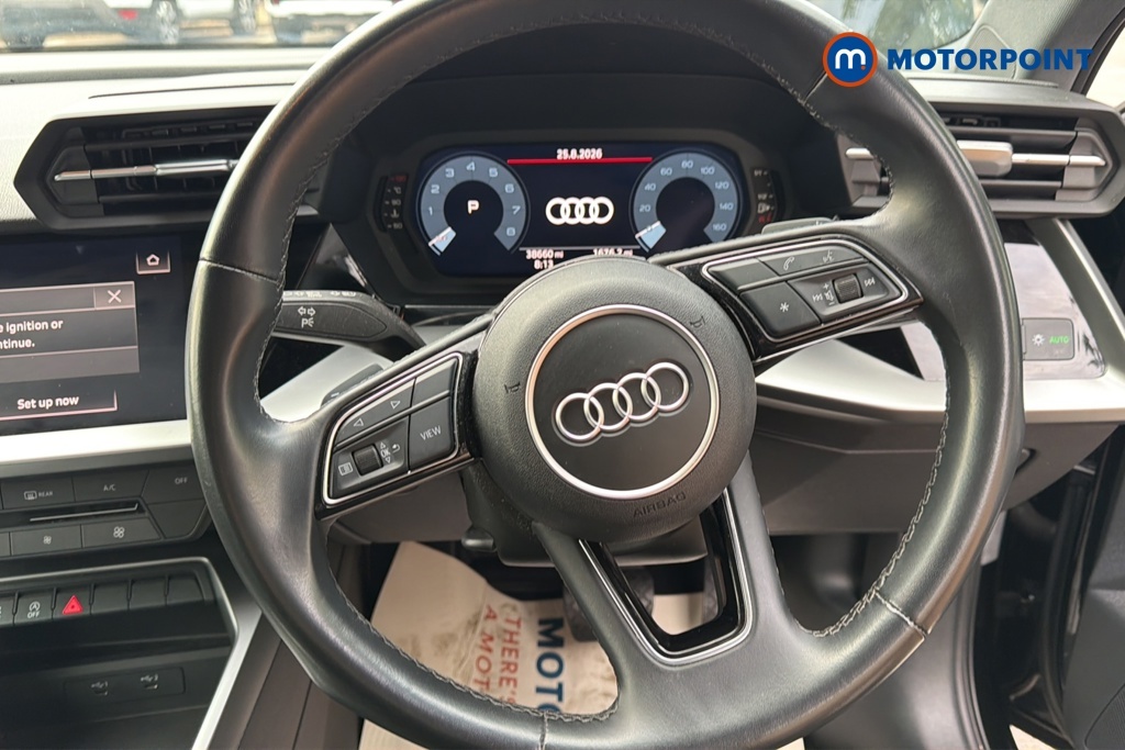 Audi A3 1L Technik Black #9