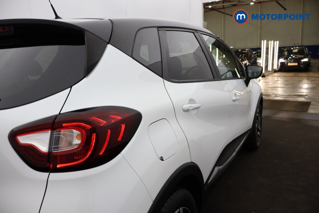 Renault Captur Iconic Tce Black #28