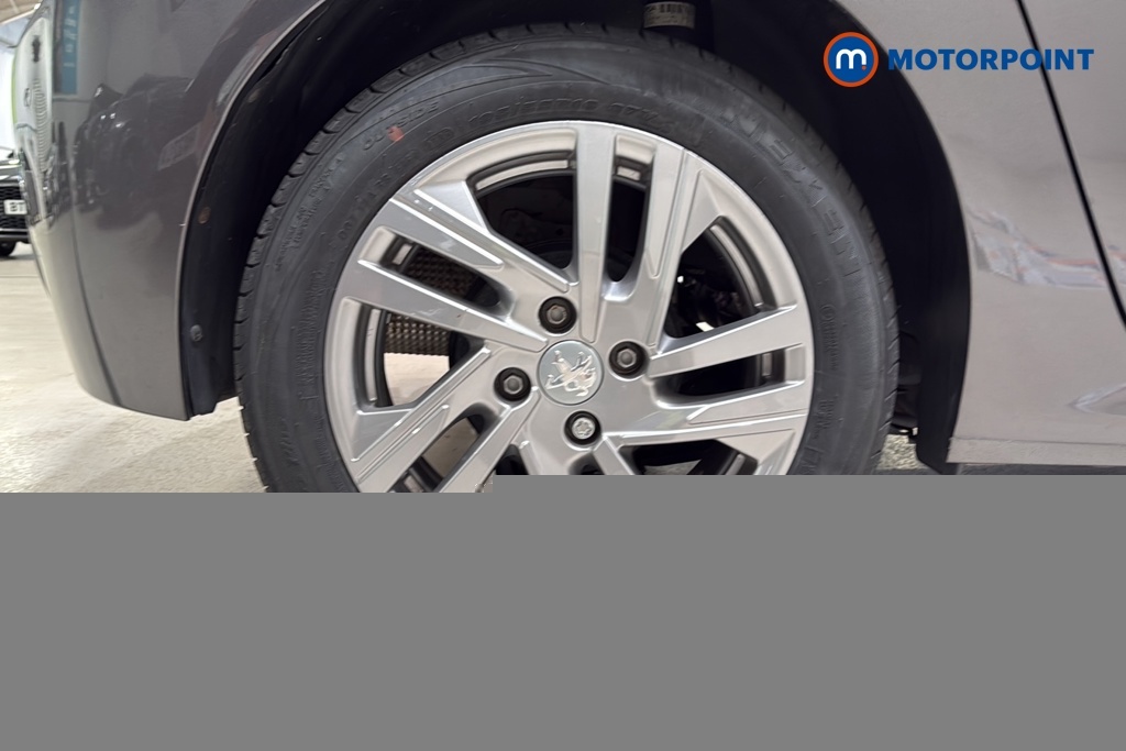 Peugeot 208 Active Black #24
