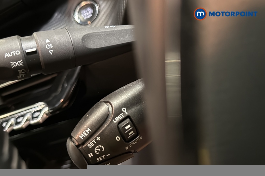 Peugeot 208 Active Black #8