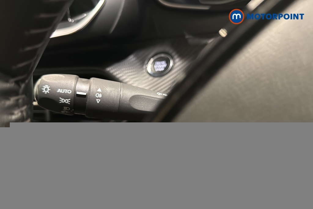 Peugeot 208 Active Black #11