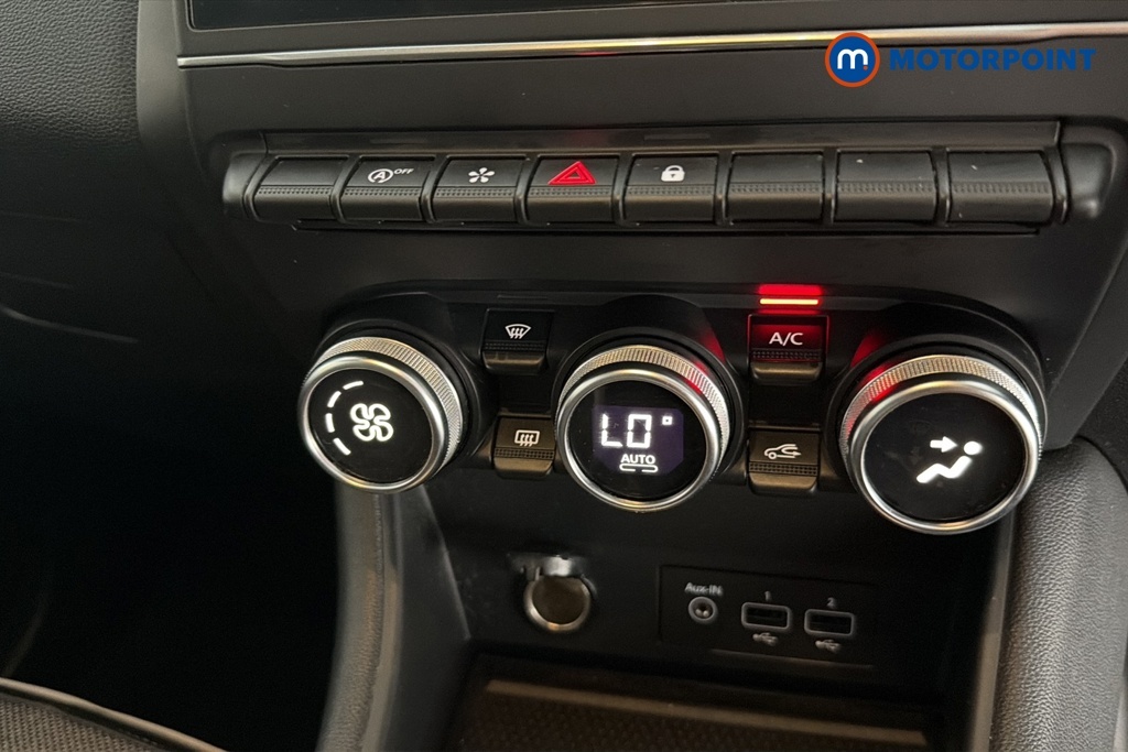 Renault Captur Hatchback Iconic Red #17