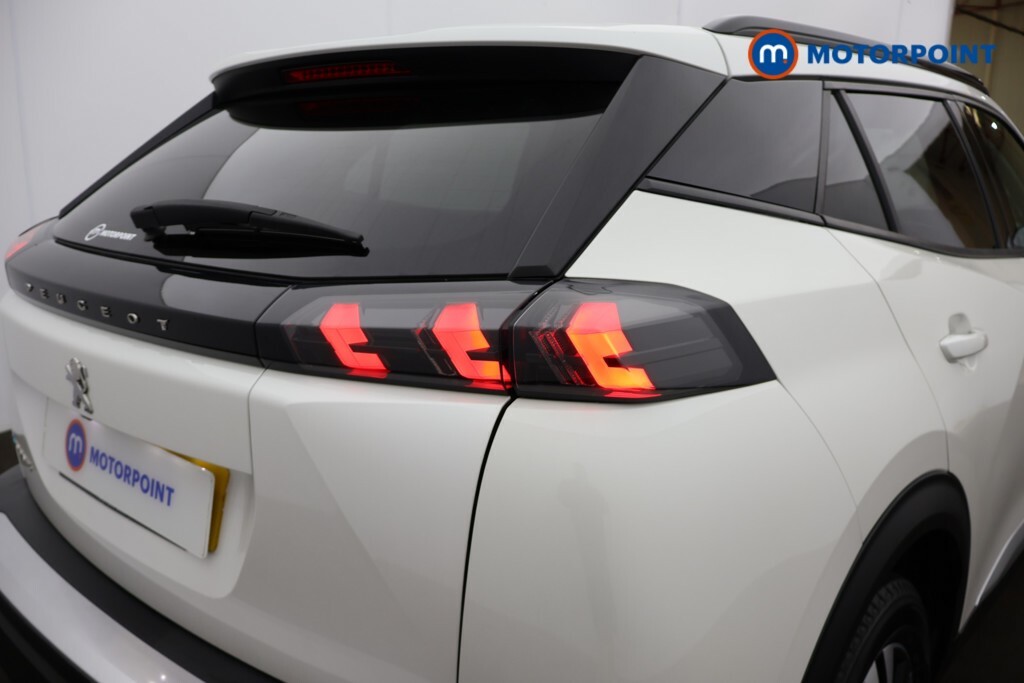 Peugeot e-2008 Gt Black #28