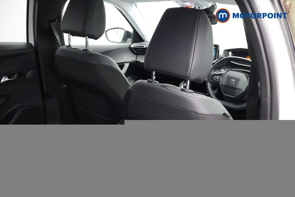 Peugeot e-2008 Gt Black #20