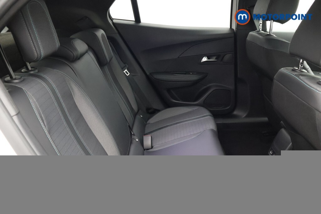 Peugeot e-2008 Gt Black #19