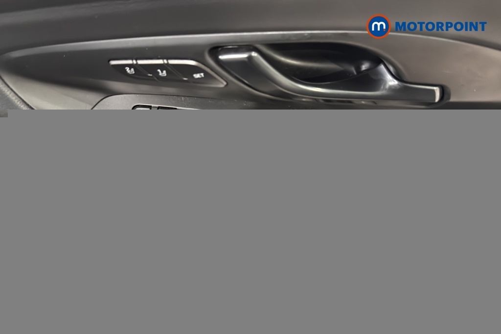 Hyundai I30 Hatchback Red #16