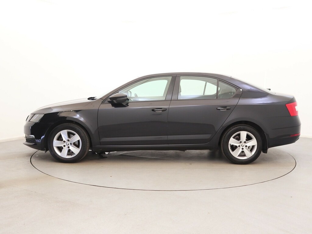 Skoda Octavia 1.0 Tsi Se Black #4