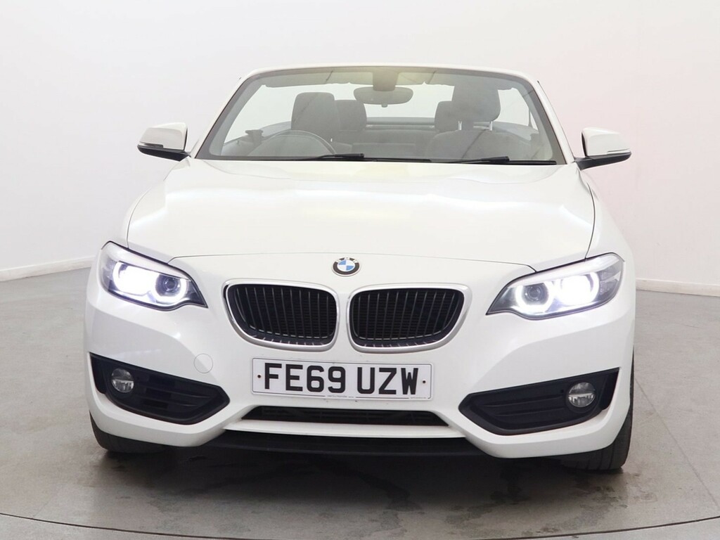 BMW 2 Series 218I Se Nav FE69UZW White #2