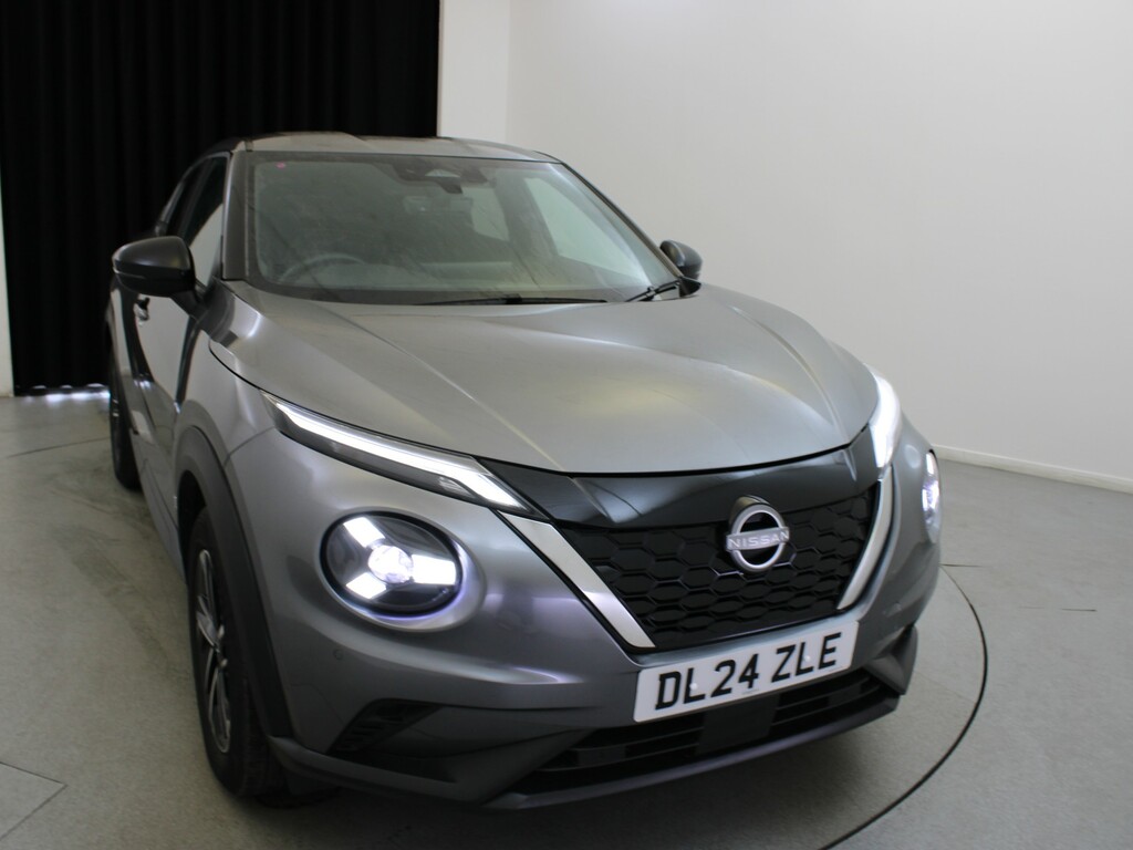 Nissan Juke Tekna Red #33