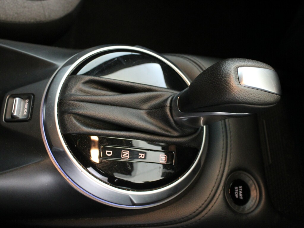 Nissan Juke Tekna Red #27