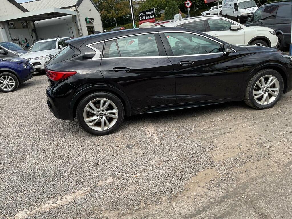 Infiniti Q30 Hatchback Black #78