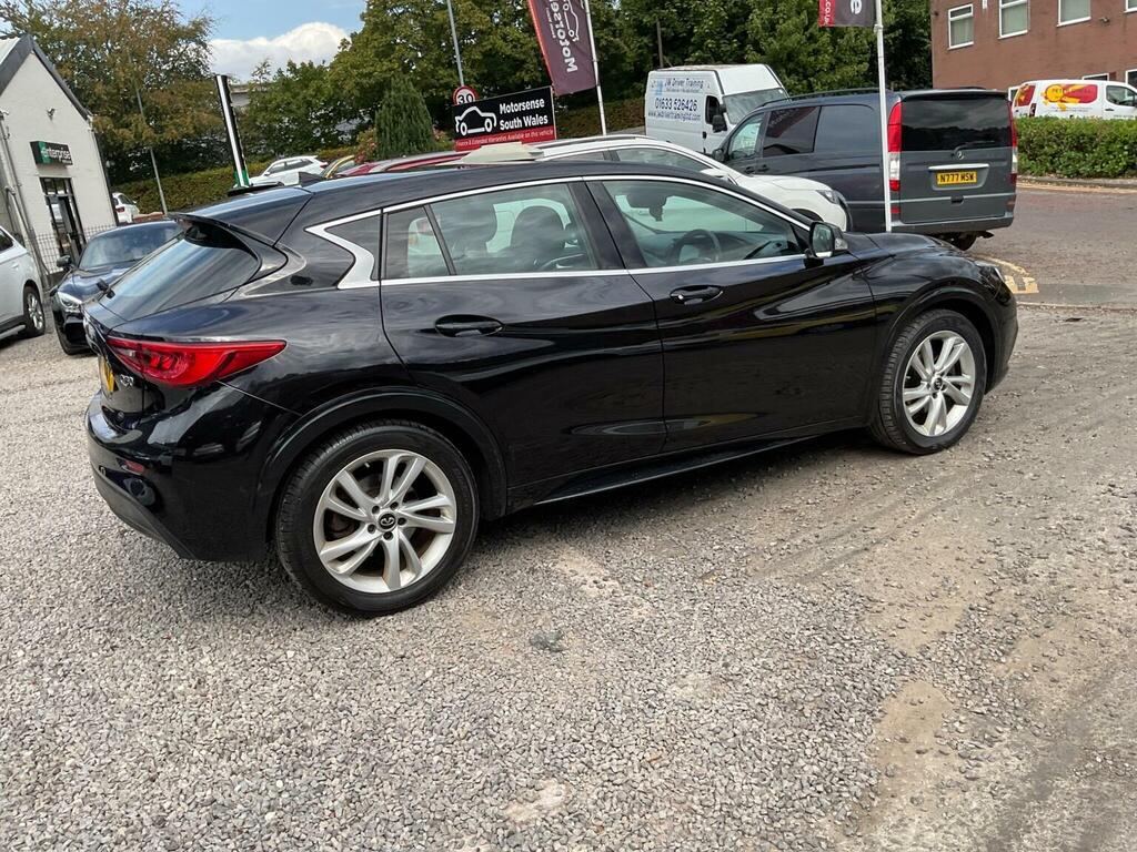 Infiniti Q30 Hatchback Black #84