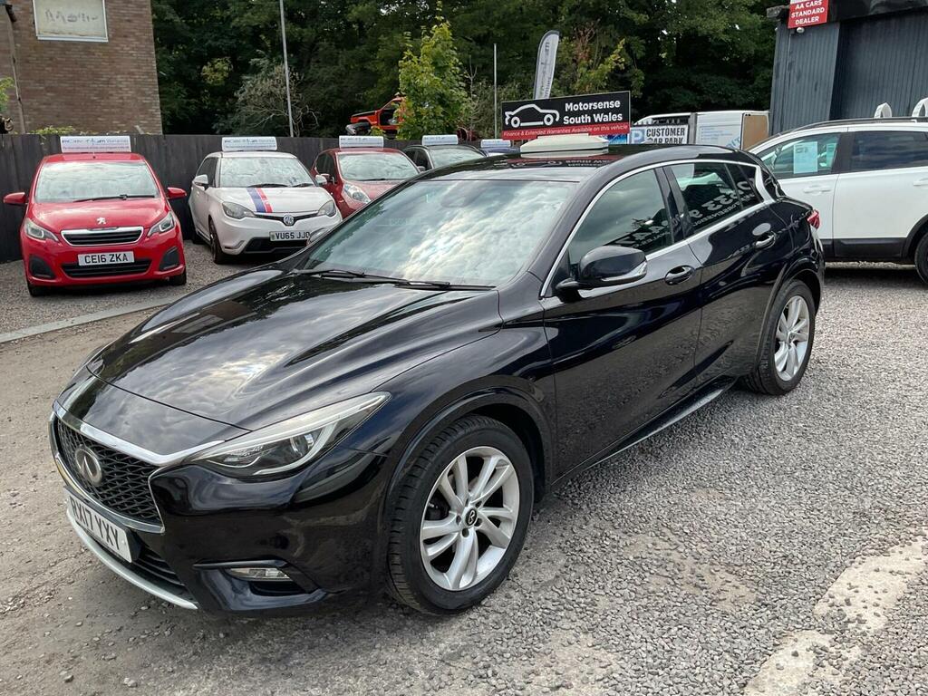 Infiniti Q30 Hatchback Black #31