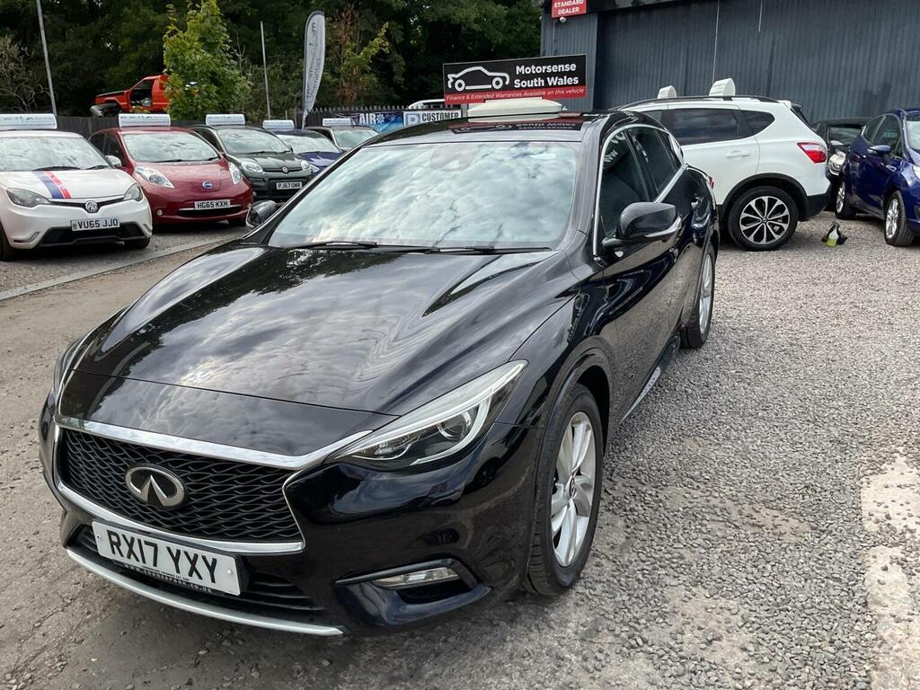 Infiniti Q30 Hatchback Black #35