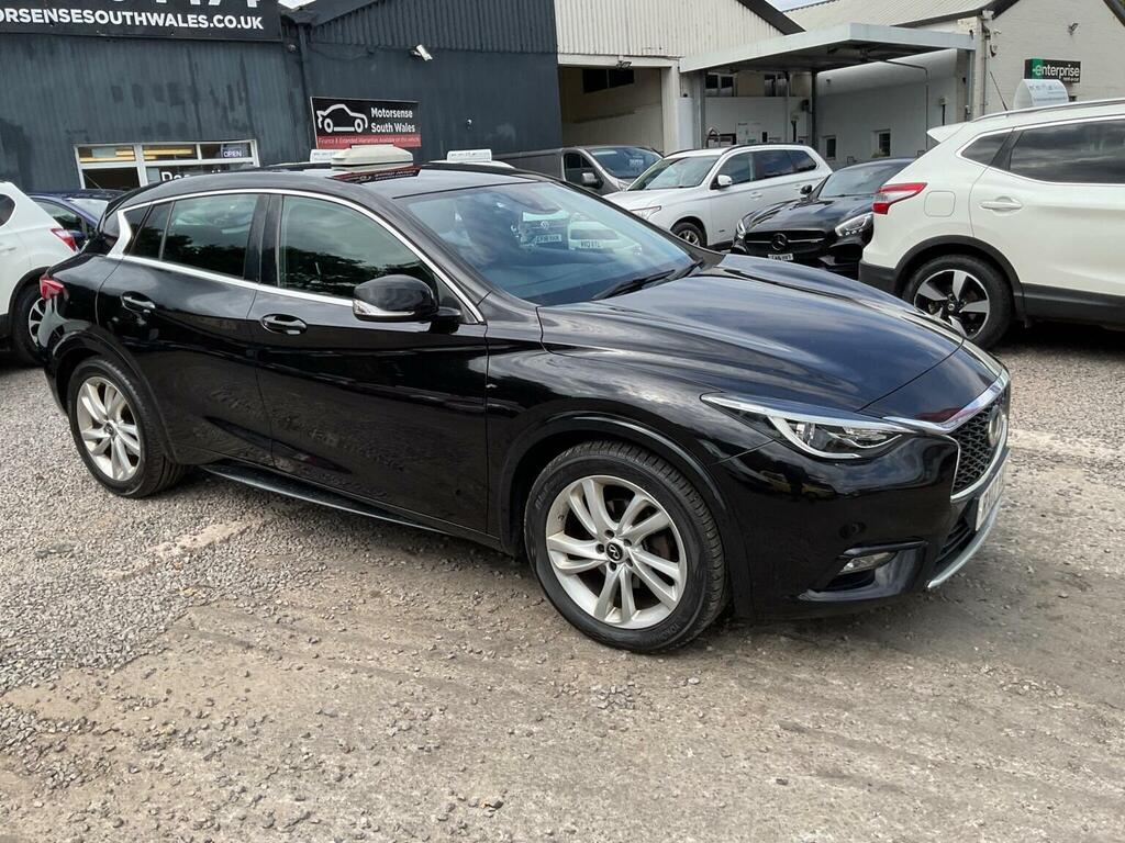 Infiniti Q30 Hatchback Black #56