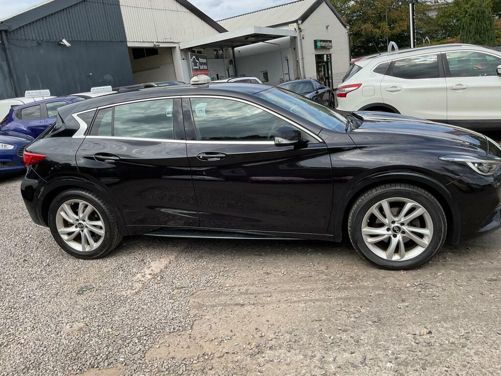 Infiniti Q30 Hatchback Black #68