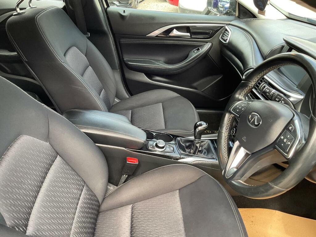 Infiniti Q30 Hatchback Black #23
