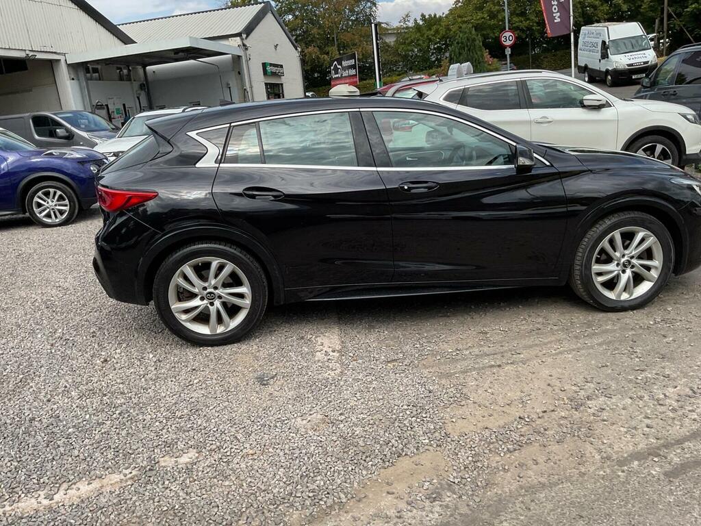 Infiniti Q30 Hatchback Black #70