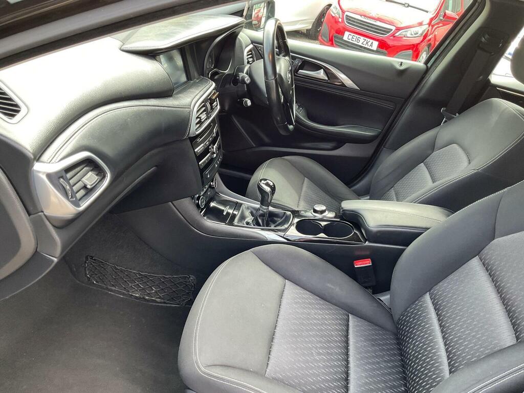 Infiniti Q30 1.5D Business Executive Euro 6 S S RX17YXY Black #5
