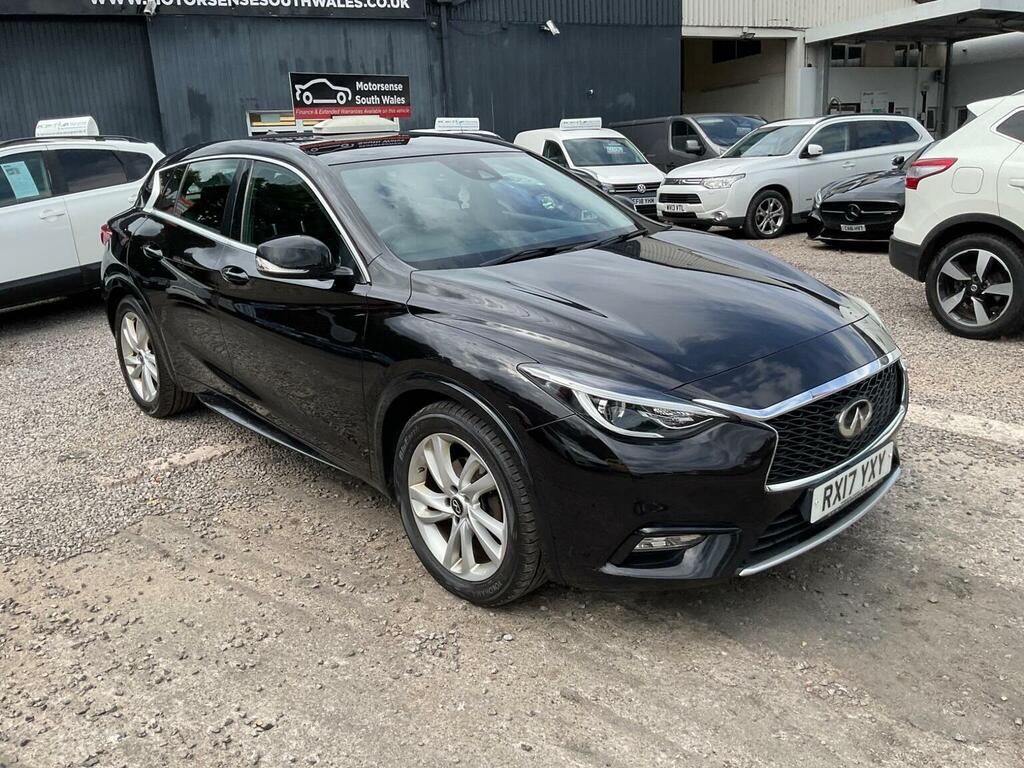 Infiniti Q30 Hatchback Black #50