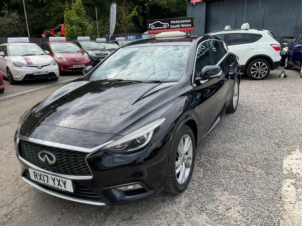 Infiniti Q30 Hatchback Black #36