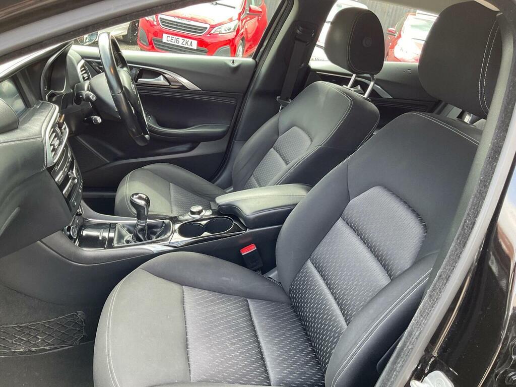 Infiniti Q30 Hatchback Black #8