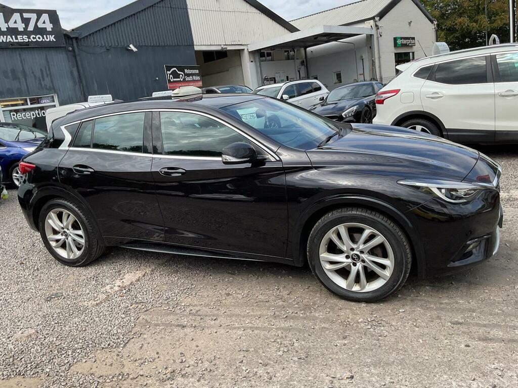 Infiniti Q30 Hatchback Black #62