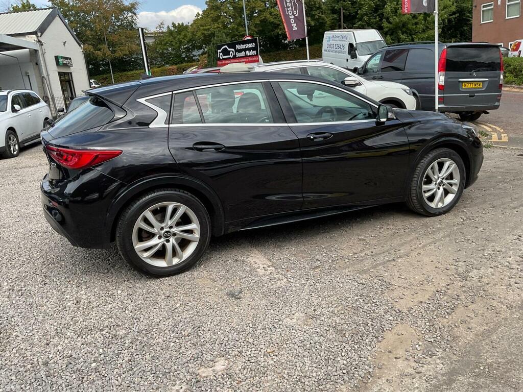 Infiniti Q30 Hatchback Black #75