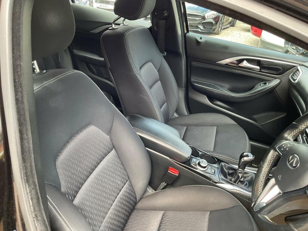 Infiniti Q30 Hatchback Black #22