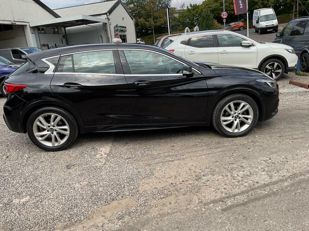 Infiniti Q30 Hatchback Black #73
