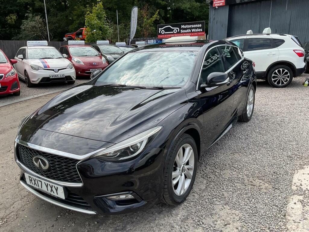 Infiniti Q30 Hatchback Black #37