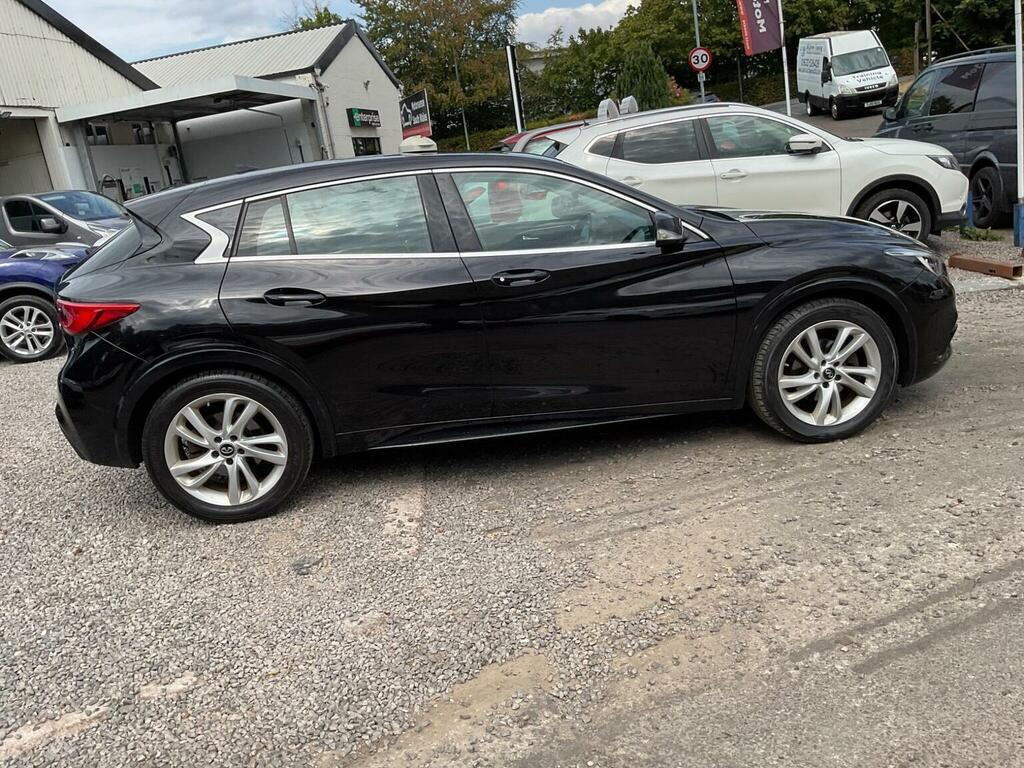 Infiniti Q30 Hatchback Black #71