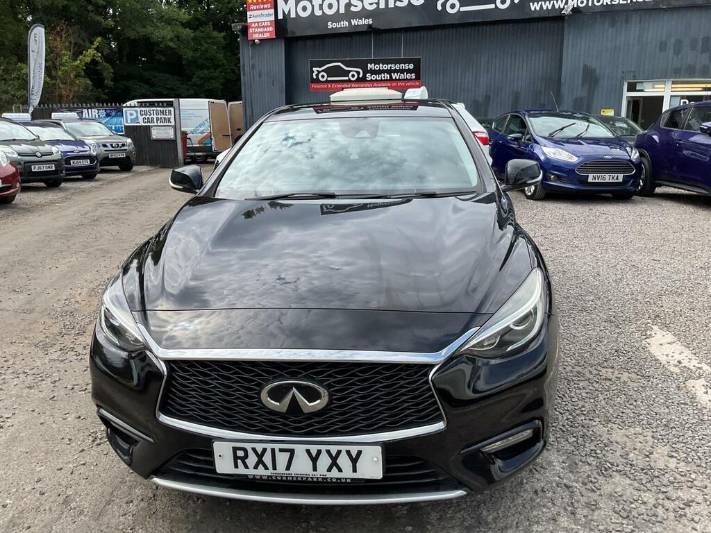 Infiniti Q30 Hatchback Black #42