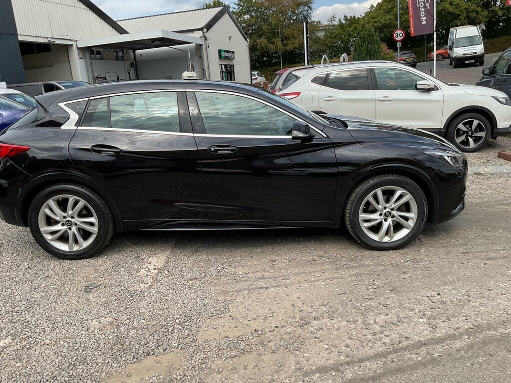 Infiniti Q30 Hatchback Black #74
