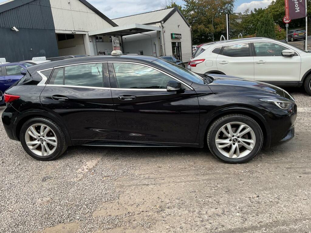 Infiniti Q30 Hatchback Black #67