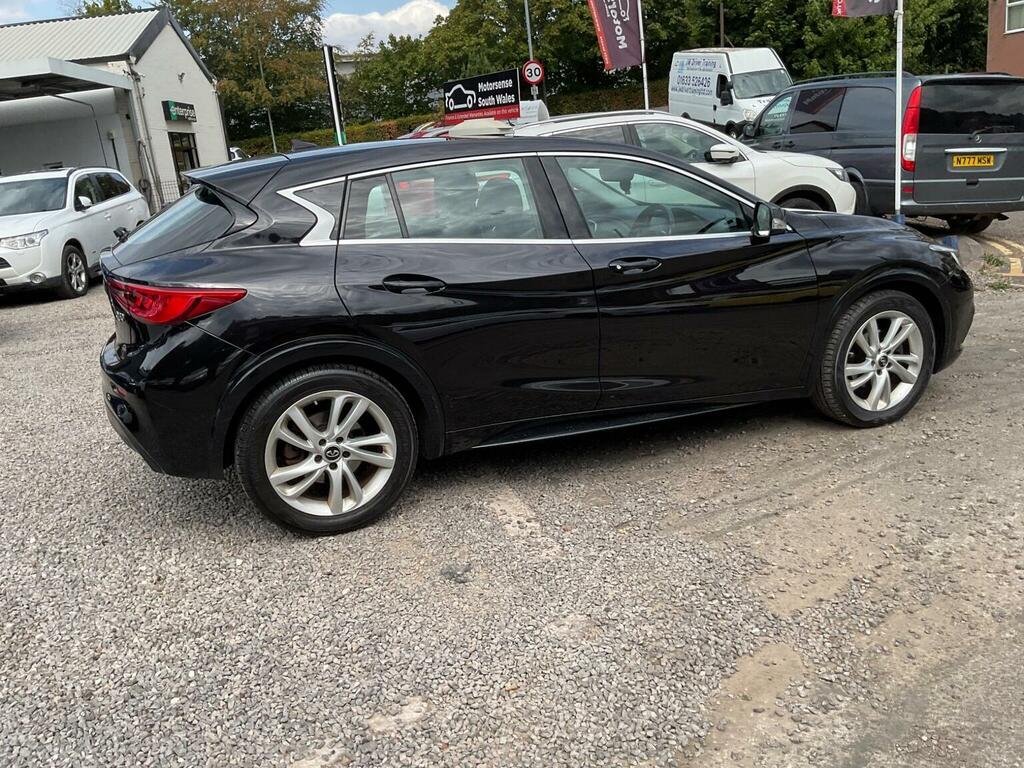 Infiniti Q30 Hatchback Black #76