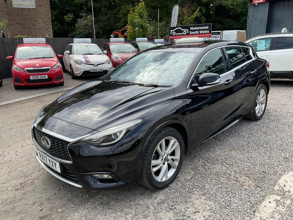 Infiniti Q30 Hatchback Black #32