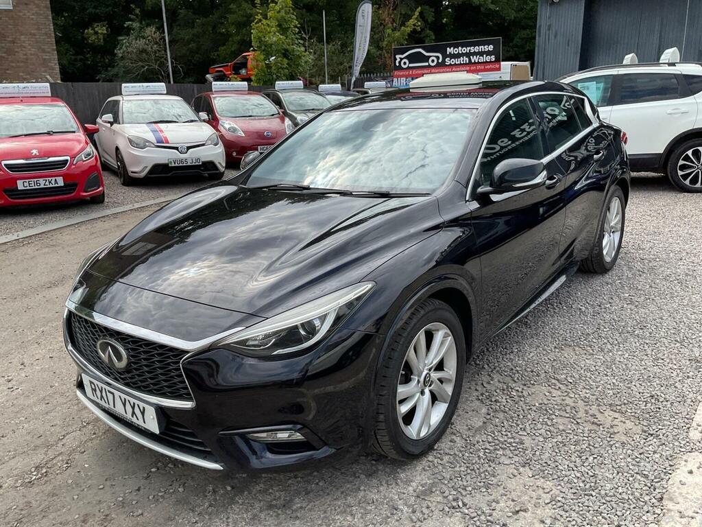 Infiniti Q30 Hatchback Black #38