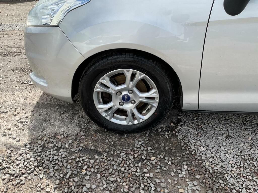 Ford B-Max 1.6 Titanium Powershift Grey #30