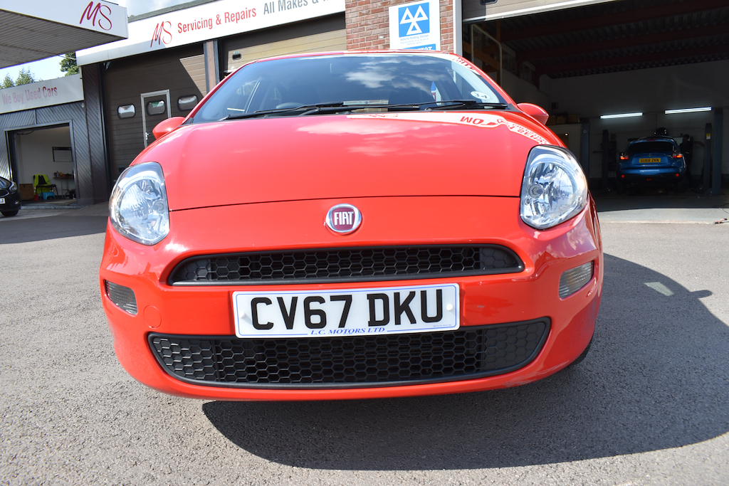 Fiat Punto Pop Plus White #10